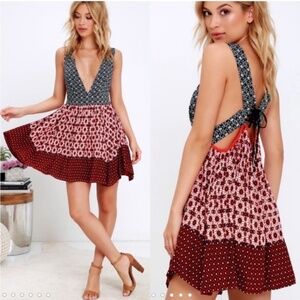 Lulu’s La Vie en Roses Navy Blue and Red Floral Print Dress Sz M